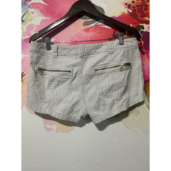 Express Shorts Womens Size 12 Tan/White Stripped will Mid Rise Chino Shortie - Picture 4 of 6